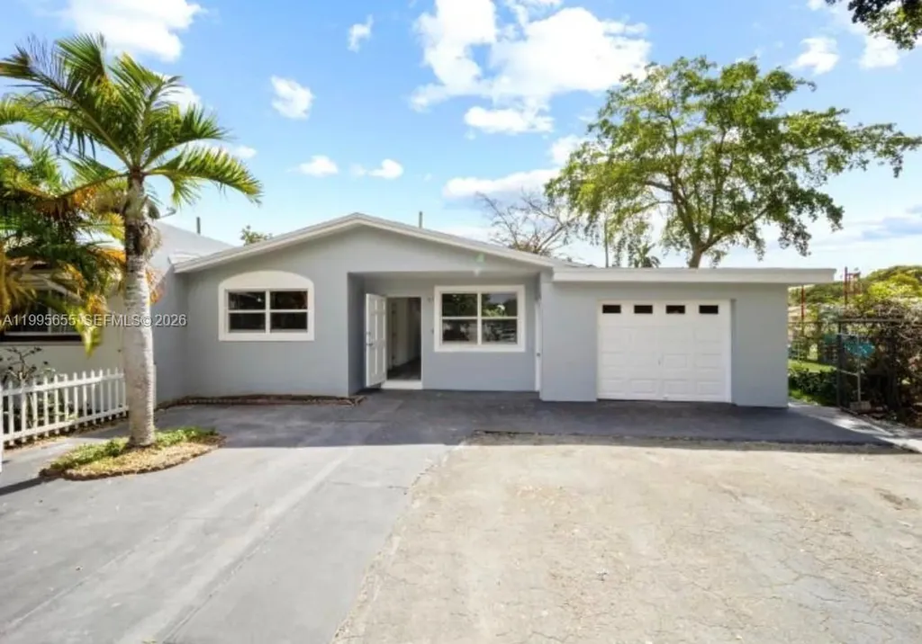 816 N Golf Drive Hollywood FL 33021