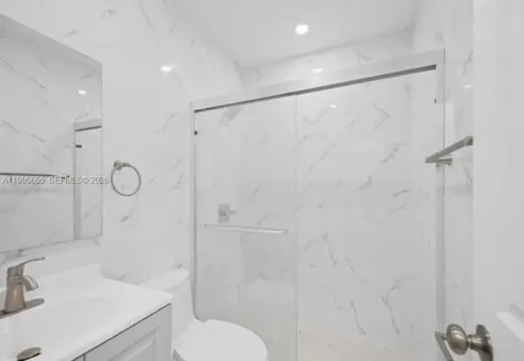 816 N Golf Drive Hollywood FL 33021