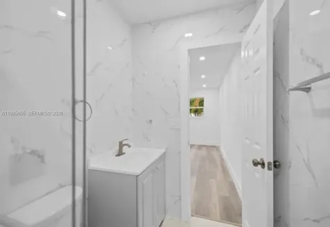 816 N Golf Drive Hollywood FL 33021