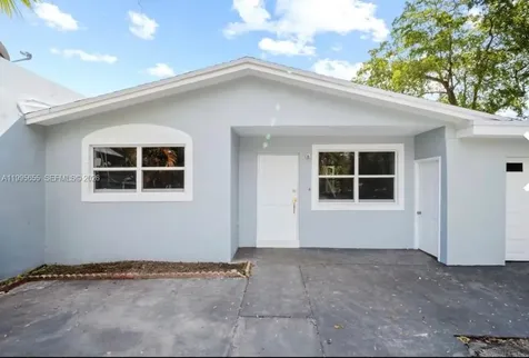 816 N Golf Drive Hollywood FL 33021