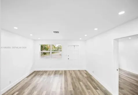 816 N Golf Drive Hollywood FL 33021