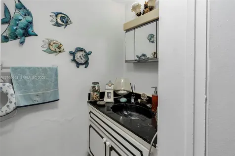805 W 79th Place Hialeah FL 33014