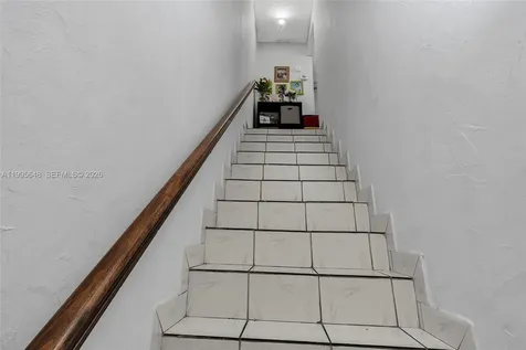 805 W 79th Place Hialeah FL 33014