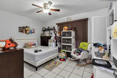 805 W 79th Place Hialeah FL 33014