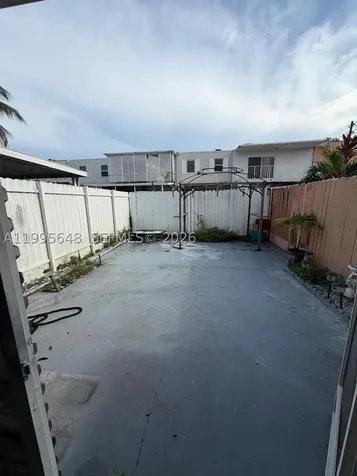 805 W 79th Place Hialeah FL 33014