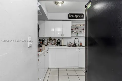 805 W 79th Place Hialeah FL 33014