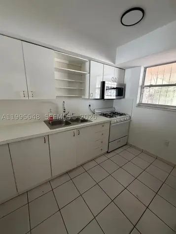 805 W 79th Place Hialeah FL 33014