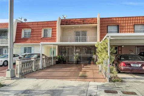 805 W 79th Place Hialeah FL 33014