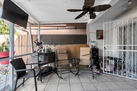 805 W 79th Place Hialeah FL 33014