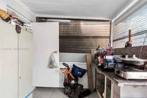 805 W 79th Place Hialeah FL 33014