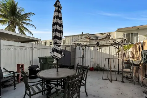 805 W 79th Place Hialeah FL 33014