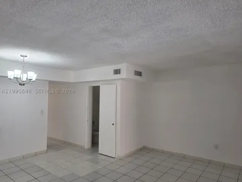 805 W 79th Place Hialeah FL 33014