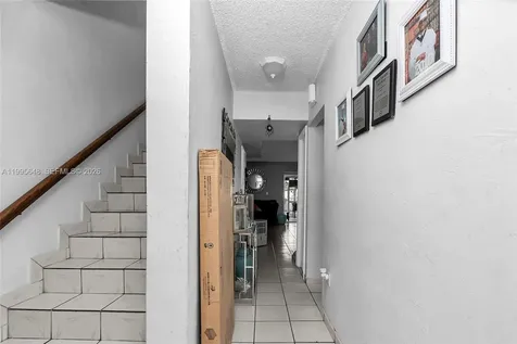 805 W 79th Place Hialeah FL 33014