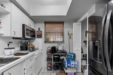 805 W 79th Place Hialeah FL 33014