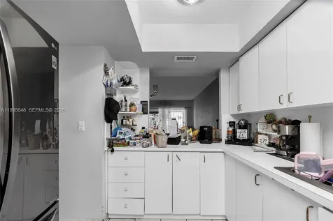 805 W 79th Place Hialeah FL 33014