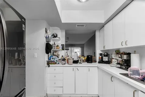 805 W 79th Place Hialeah FL 33014