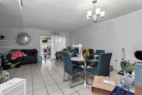 805 W 79th Place Hialeah FL 33014