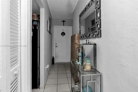 805 W 79th Place Hialeah FL 33014