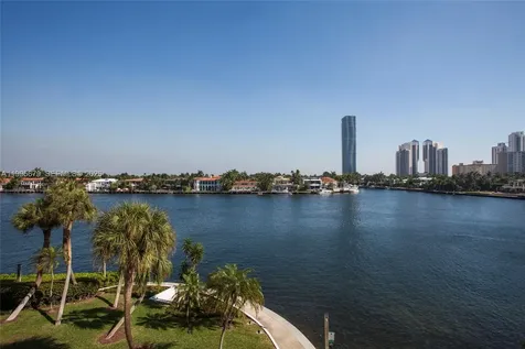 19707 Turnberry Way Aventura FL 33180