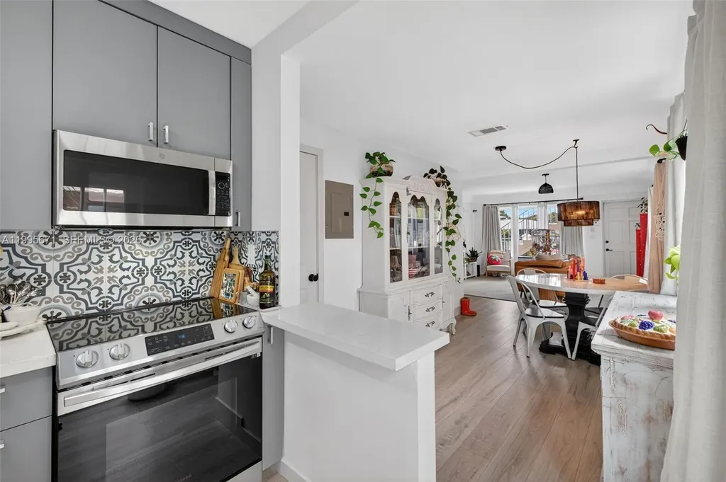 4525 NE 21st Avenue Fort Lauderdale FL 33308