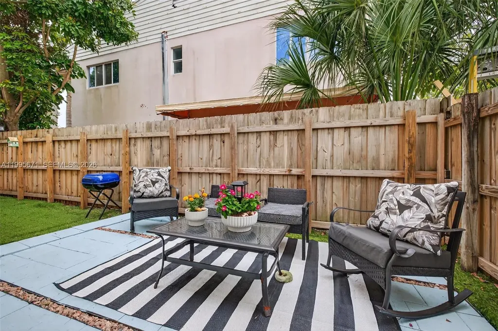 4525 NE 21st Avenue Fort Lauderdale FL 33308