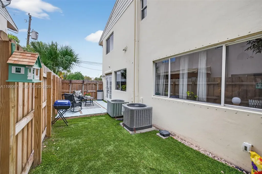 4525 NE 21st Avenue Fort Lauderdale FL 33308