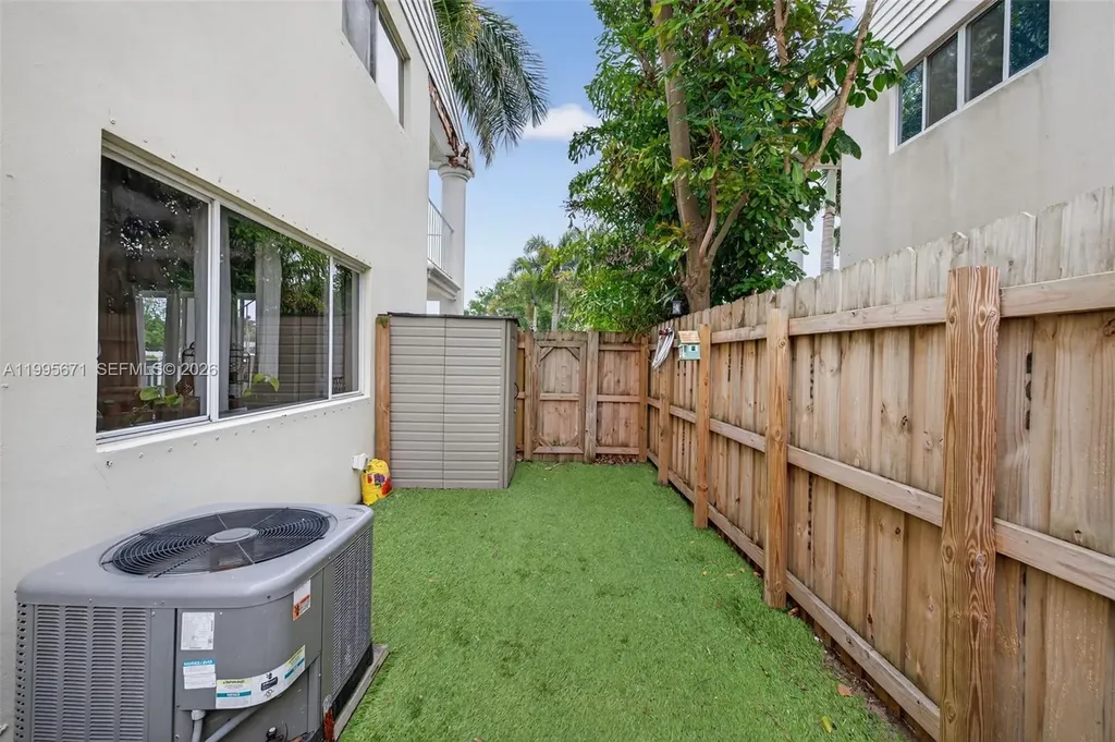 4525 NE 21st Avenue Fort Lauderdale FL 33308