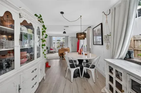 4525 NE 21st Avenue Fort Lauderdale FL 33308