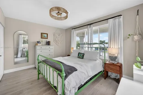 4525 NE 21st Avenue Fort Lauderdale FL 33308