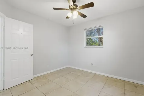 533 NW 15th Way Fort Lauderdale FL 33311