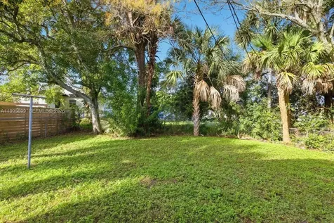 533 NW 15th Way Fort Lauderdale FL 33311