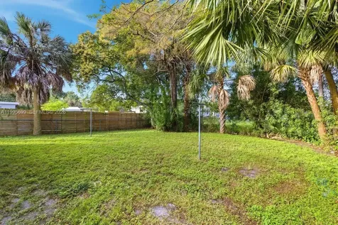 533 NW 15th Way Fort Lauderdale FL 33311