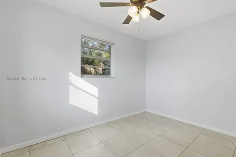 533 NW 15th Way Fort Lauderdale FL 33311