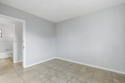 533 NW 15th Way Fort Lauderdale FL 33311