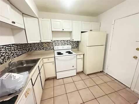 3600 NW 21st Street Lauderdale Lakes FL 33311