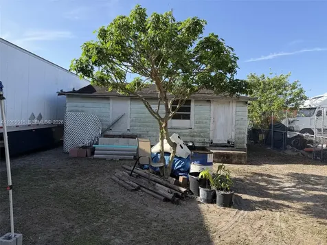 835 E Alverdez Avenue Clewiston FL 33440