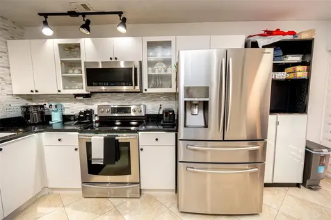 9955 Costa Del Sol Boulevard Doral FL 33178