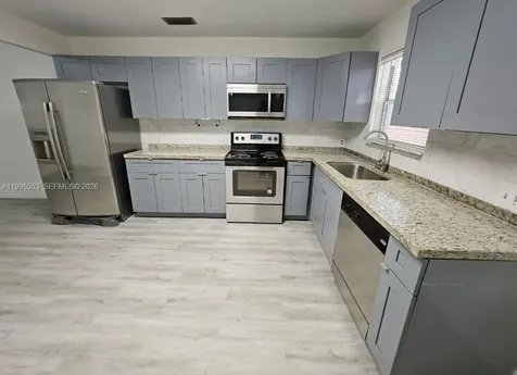 209 SW 9th Street Hallandale Beach FL 33009