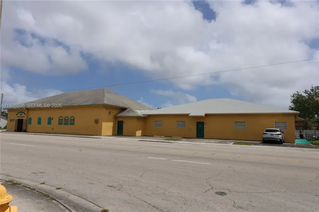 4343 NW 17th Avenue Miami FL 33142