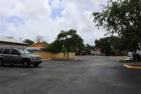 4343 NW 17th Avenue Miami FL 33142