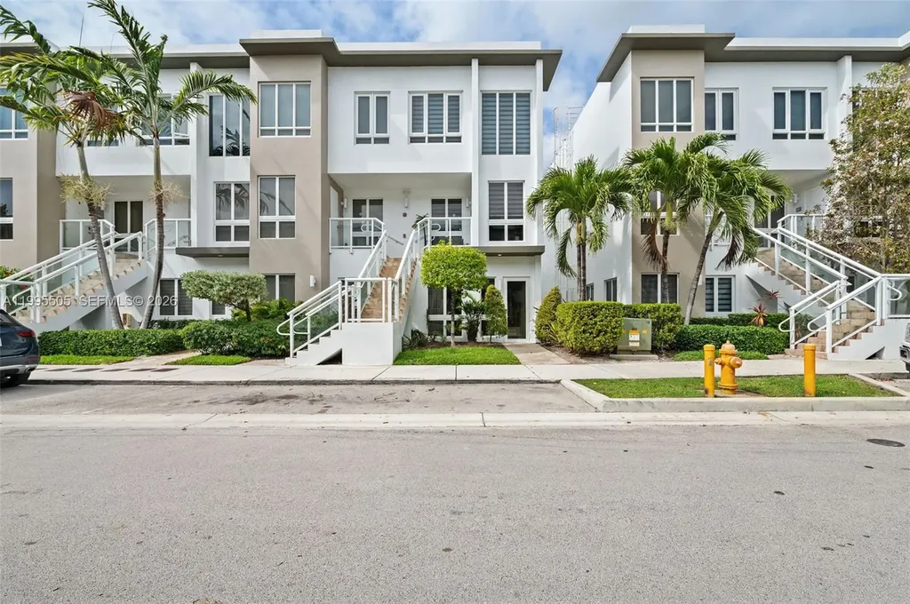 10305 NW 63rd Terrace Doral FL 33178