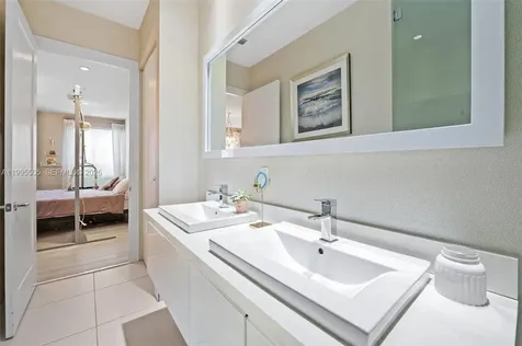 10305 NW 63rd Terrace Doral FL 33178