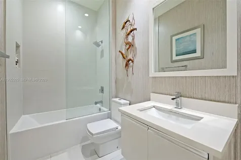 10305 NW 63rd Terrace Doral FL 33178