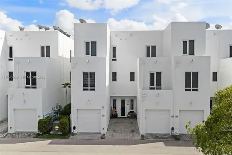 10305 NW 63rd Terrace Doral FL 33178