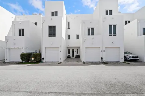 10305 NW 63rd Terrace Doral FL 33178