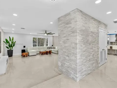 6920 SW 182nd Way Southwest Ranches FL 33331