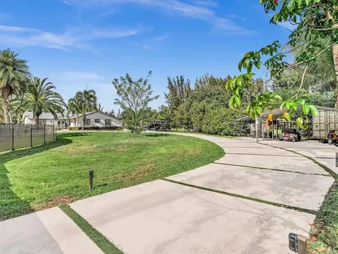 6920 SW 182nd Way Southwest Ranches FL 33331