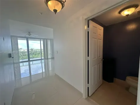 6001 N Ocean Drive Hollywood FL 33019