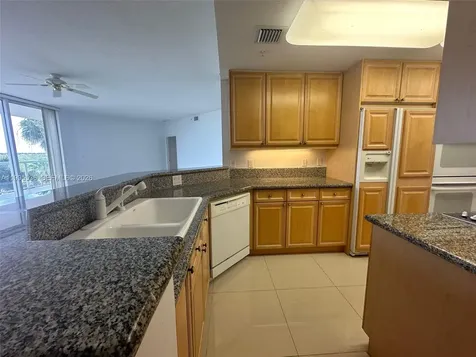 6001 N Ocean Drive Hollywood FL 33019