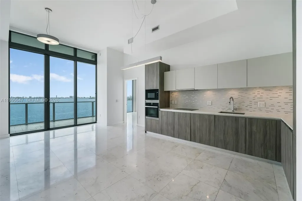 2900 NE 7th Avenue Miami FL 33137